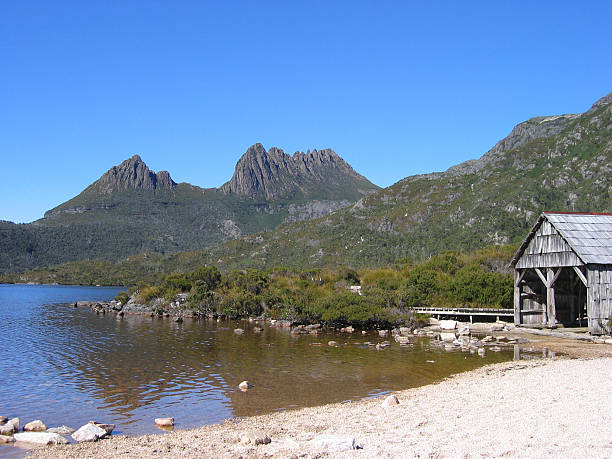 istock Cradle Mountain with Boat Shed 89487993