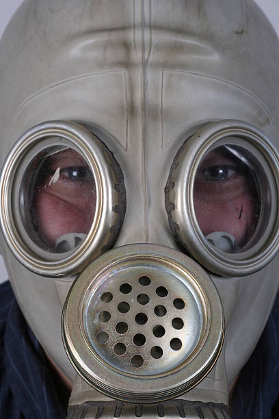 Retrato com máscara de gás - foto de acervo