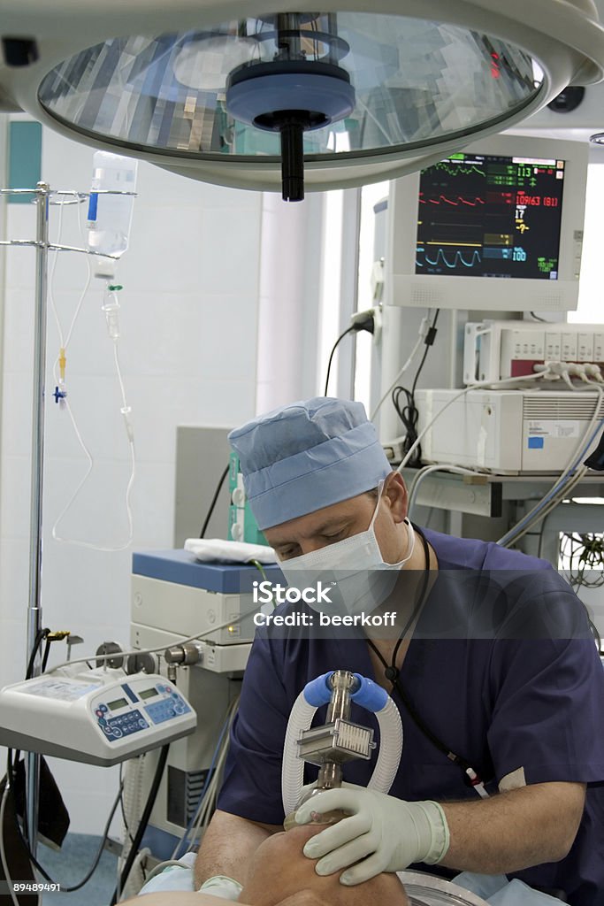 anesthesiologist in oder während einer Maske Belüftung - Lizenzfrei Anästhesist Stock-Foto
