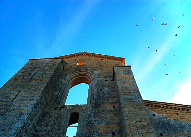 voando sobre san galgano - san galgano - fotografias e filmes do acervo