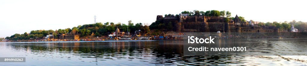 Narmada Ghats in Maheshwar town in Madhya Pradesh, India Narmada Ghats in Maheshwar town in Madhya Pradesh, India. Bhopal Stock Photo