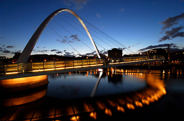 istock Gateshead Millennium Bridge and Newcastle Quayside 89495013