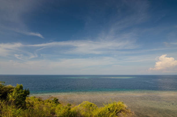 istock further horizon on the sea 894962122