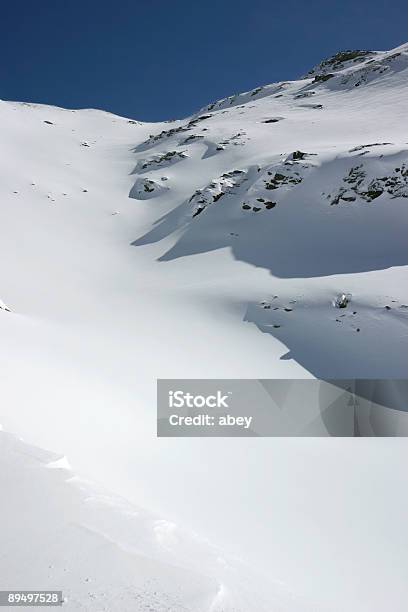 Alpine Świeży Śnieg - zdjęcia stockowe i więcej obrazów Alpy - Alpy, Biały, Bunt