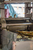 zuckerrohr-saft-herstellung.jpg?b=1&s=170x170&k=20&c=KLpBGg10f5HHf1ioM86RHdQmEgScnX6U9o1uZqyo6VU=