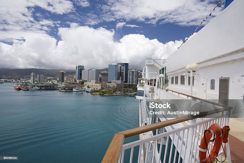 El orgullo de Honolulu, Hawai en puerto - Foto de stock de Crucero - Vacaciones libre de derechos