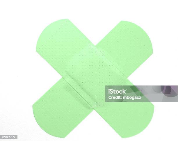 Verde Fluo Bandaid - Fotografie stock e altre immagini di Bianco - Bianco, Cerotto, Close-up