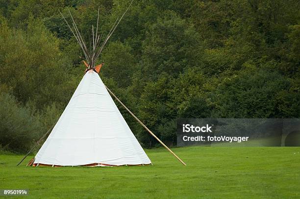 Native American Tipi Stockfoto und mehr Bilder von Alles hinter sich lassen - Alles hinter sich lassen, Alternative Medizin, Baugewerbe