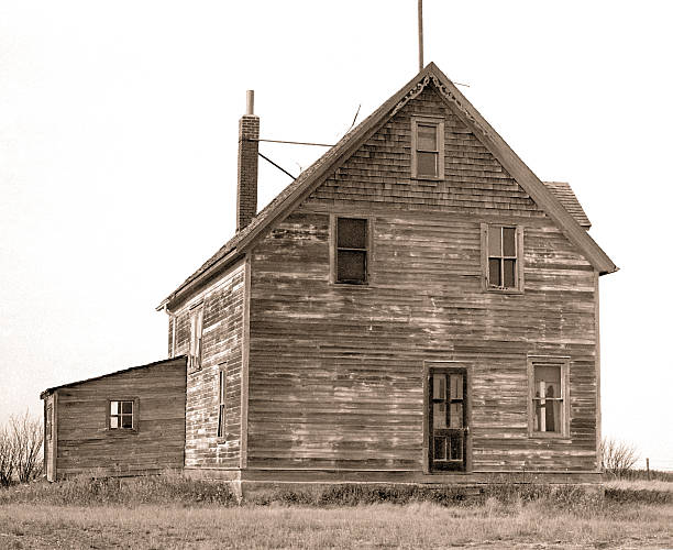 istock Adandoned Farm House in Black and White 89502259