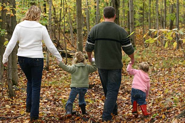 istock Autumn Family 89503757