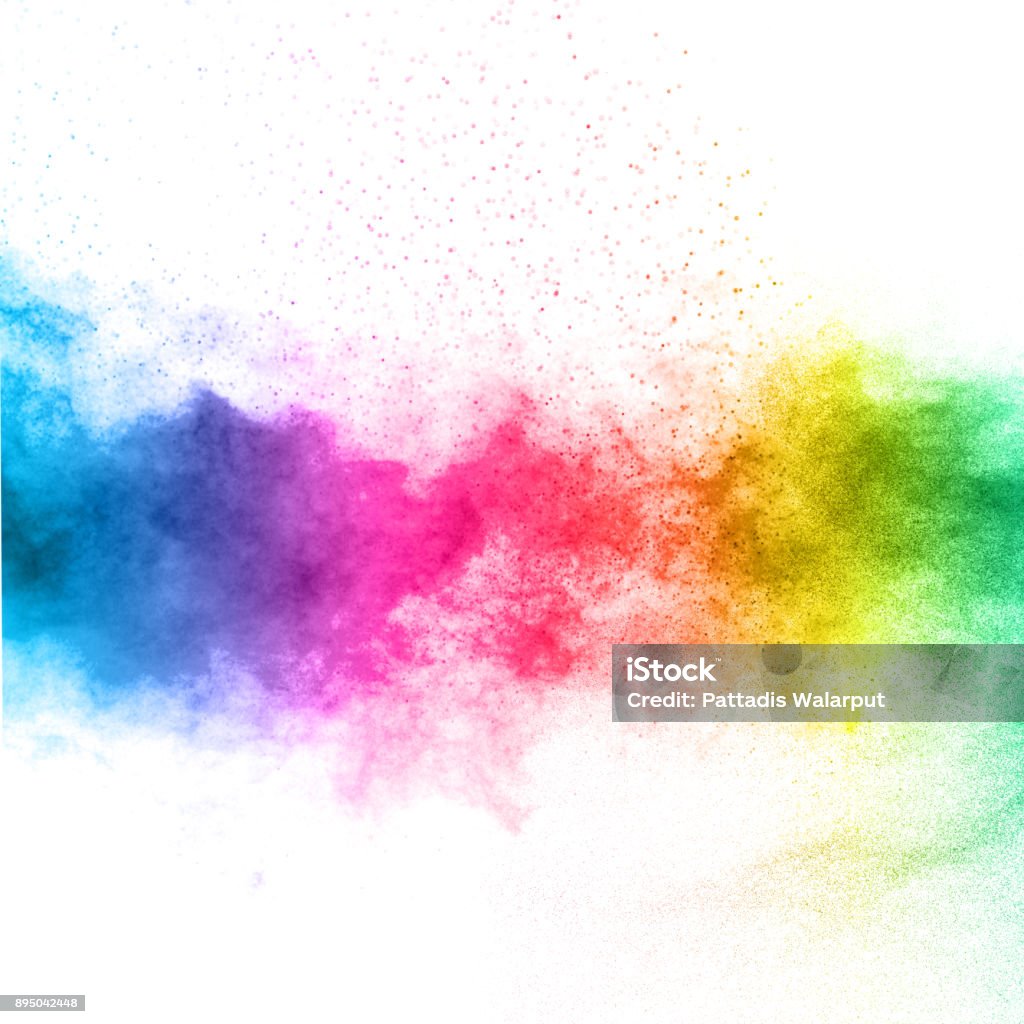 L'esplosione della polvere multicolore. Bella polvere di colore arcobaleno vola via. La nuvola di polvere di colore incandescente su sfondo bianco - Foto stock royalty-free di Arcobaleno