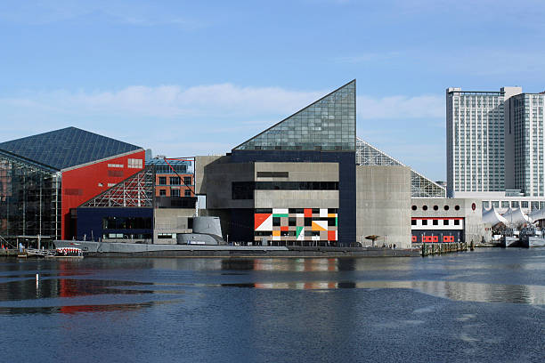 baltimore inner harbor - baltimore maryland inner harbor skyline stock-fotos und bilder