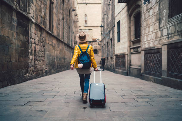 turysta odwiedzający hiszpanię - luggage zdjęcia i obrazy z banku zdjęć