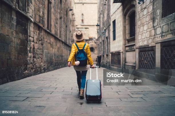 遊覽西班牙 照片檔及更多 旅行 照片 - 旅行, 小型旅行箱, 目的地