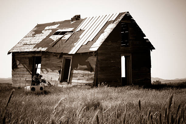 istock Old House on the Prairie 89508223