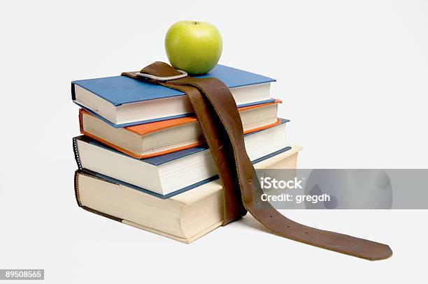 Foto de Os Livros Escolares e mais fotos de stock de Aprender - Aprender, Chegada, Cinto