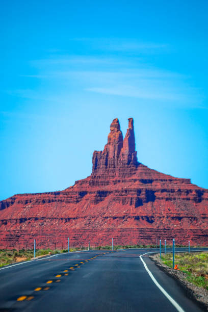 istock On the road to Monument Valley 895088584