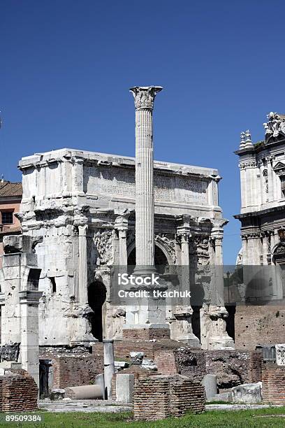 Photo libre de droit de Ruines banque d'images et plus d'images libres de droit de Antiquités - Antiquités, Arc - Élément architectural, Architecture