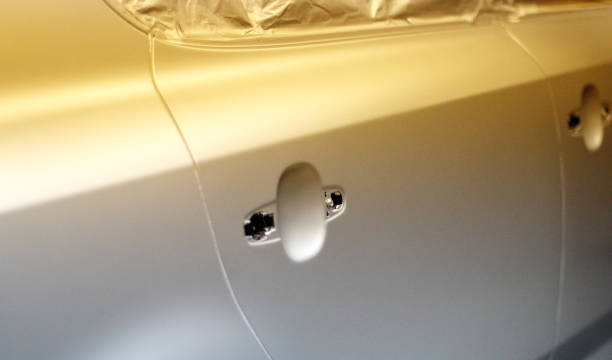 istock Professional car painting 895145780