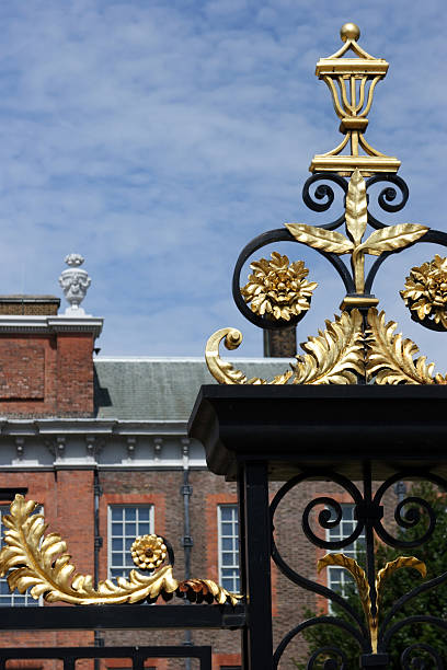 das golden gate in kensington palace - hyde street stock-fotos und bilder