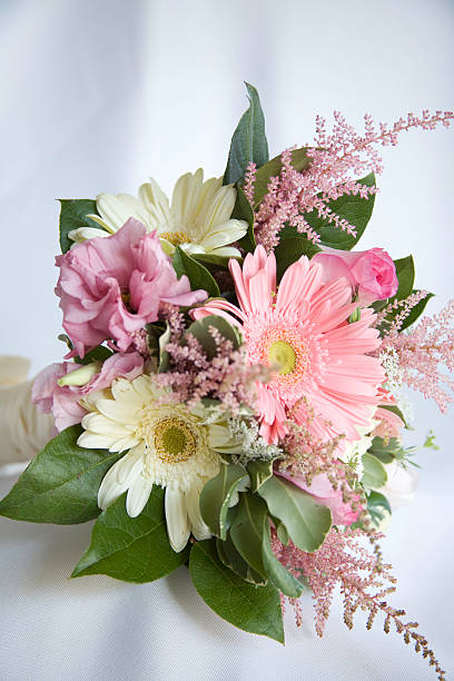 istock Pink and White Floral Bridal Bouquet 89525087