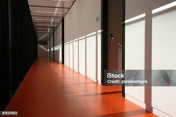 Korridor Stockfoto und mehr Bilder von Architektur - Architektur, Design, Einzellinie