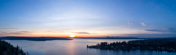 istock Lake Washington Panoramic View From Bellevue to Seattle 895262922
