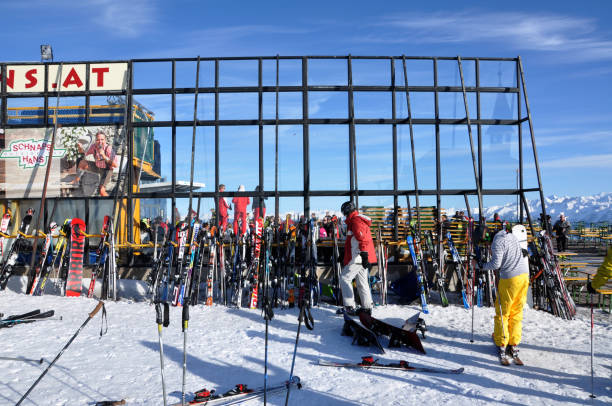 apres ski, skieurs, bénéficiant d’une partie après un dat de ski - 16191 photos et images de collection