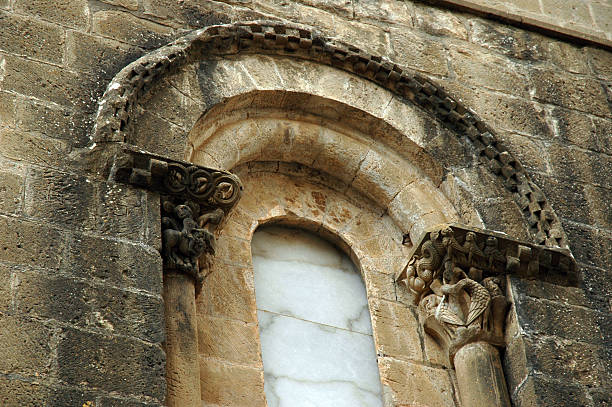 istock Romanesque arch in Loarre's castle 89528432