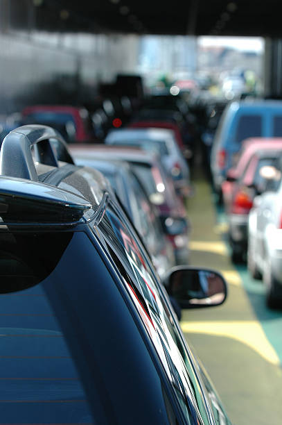 istock Waiting cars 89528947