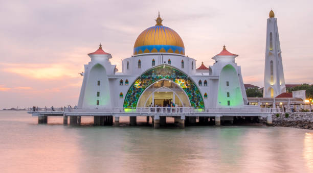 istock Strait of Melaka Mosque at Sunset 895427354