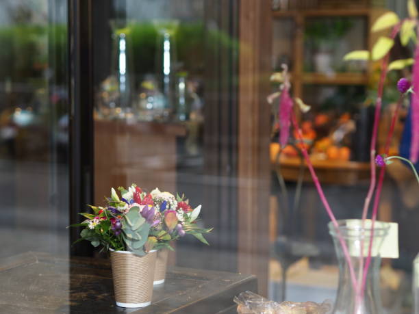 istock Beautiful flowers that can be seen through the window 895429922