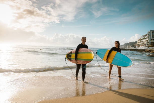 istock Early morning surfing in surfer's paradise 895510274