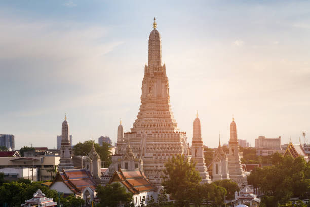 istock Arun temple Bangkok Thailand landmark 895535376