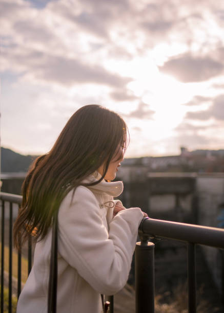 istock Youn women in sunset 895609688