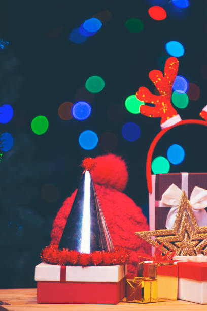 istock Christmas and New year 2018, Gift box with night bokeh light 895622704