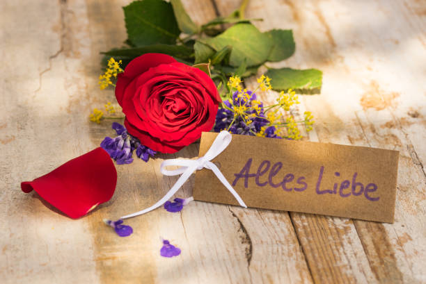 istock Valentine's day flowers with greeting card 895622930