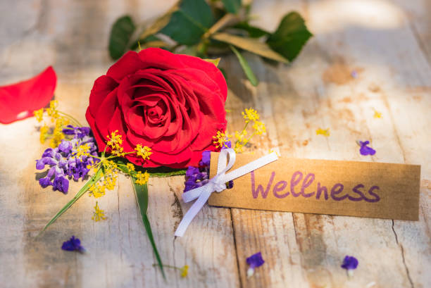istock Gift card for Wellness with beautiful flowers 895634376