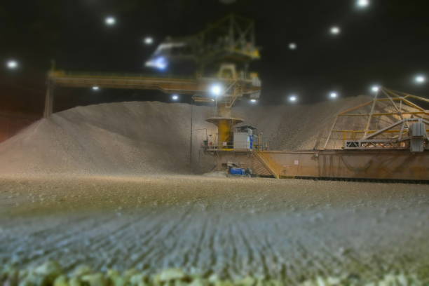 istock Cement manufacturing plant 895663646
