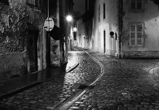 istock Streets of Beaune in Burgundy 895703122
