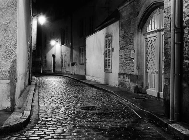istock Night Alley In Beaune 895703178