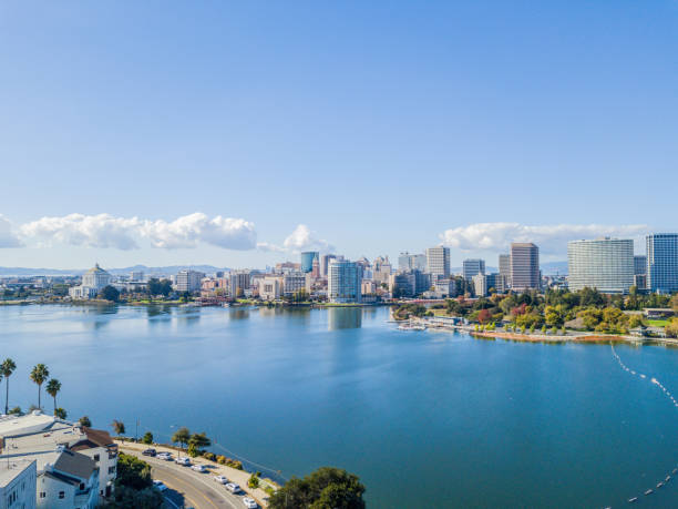 istock Lake Merritt Aerial View 895763964