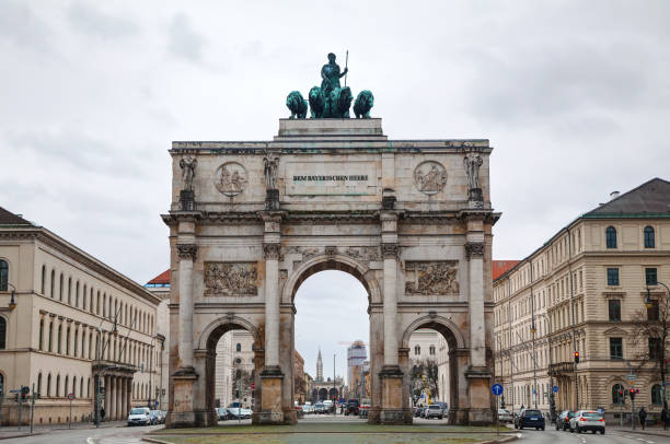 Victory Gate triumphal arch (Siegestor) Victory Gate triumphal arch (Siegestor) in Munich, Germany siegestor stock pictures, royalty-free photos & images