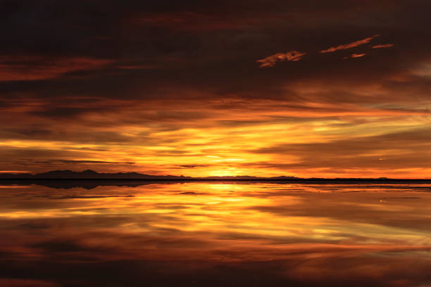istock Beautiful Dawn at Salt Flats 895781498