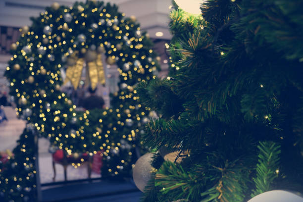 istock holidays christmas at shopping mall 895957382