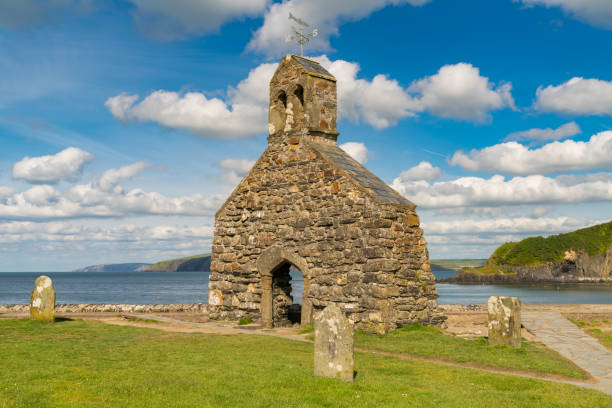 istock Cwm-yr-Eglwys, Wales, UK 896029322