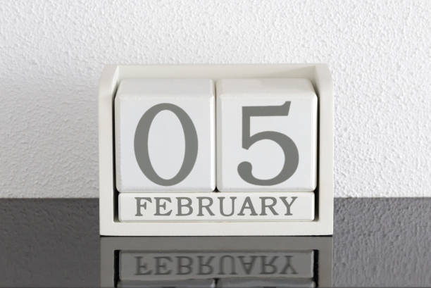 istock White block calendar present date 5 and month February 896105324