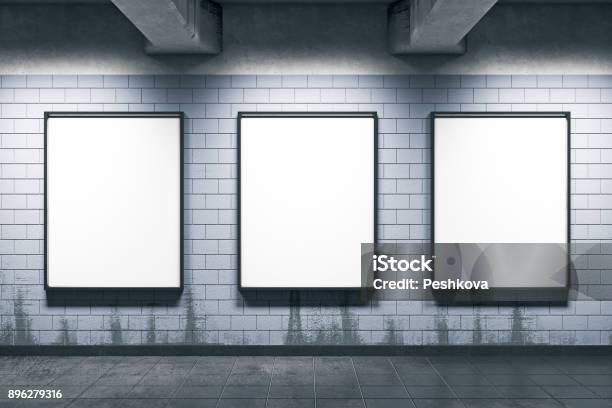 地下鉄の駅空ポスター - 地下鉄のストックフォトや画像を多数ご用意 - 地下鉄, 広告, ポスター