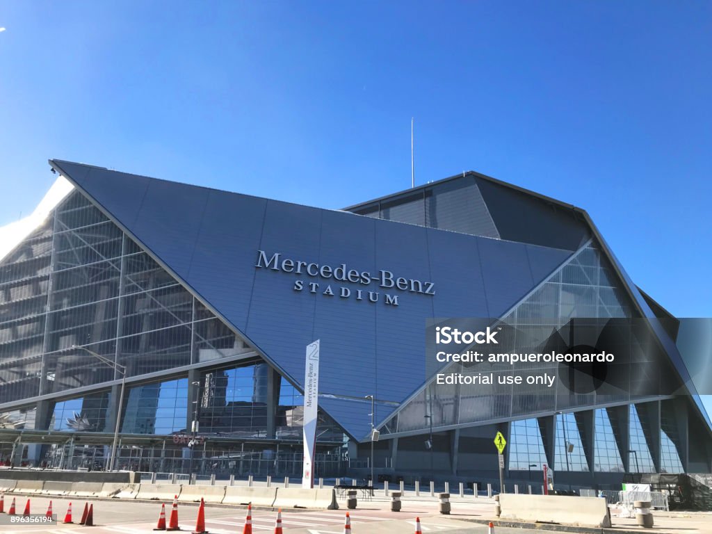 Mercedes Benz Stadium in downtown Atlanta Atlanta, Georgia, USA - December 13, 2017: Mercedes Benz Stadium in downtown Atlanta, Georgia. The stadium is a brand new multi-functional retractable roof architecture and serves as home for the Atlanta Falcons of the National Football League. It is open to games on August 26, 2017. Mercedes-Benz Stock Photo