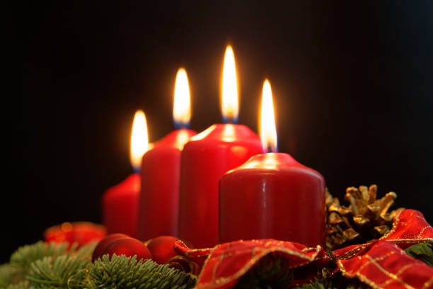 istock Red candles of an Advent wreath 896371340